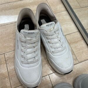 Skechers White Sneakers Retro-Inspired Chunky Sole